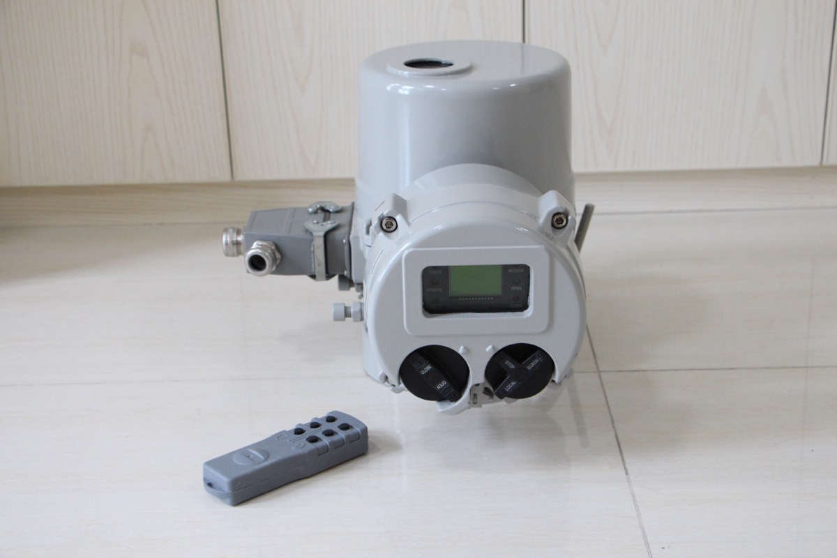 JVX-03 Intelligent Actuator with English HMI and IR remote